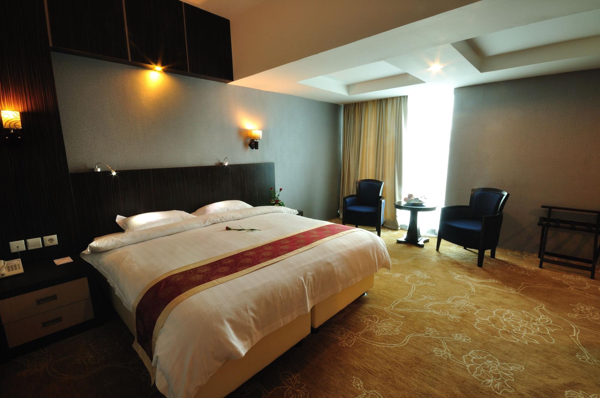 Hermes Palace Hotel Medan Zewnętrze zdjęcie