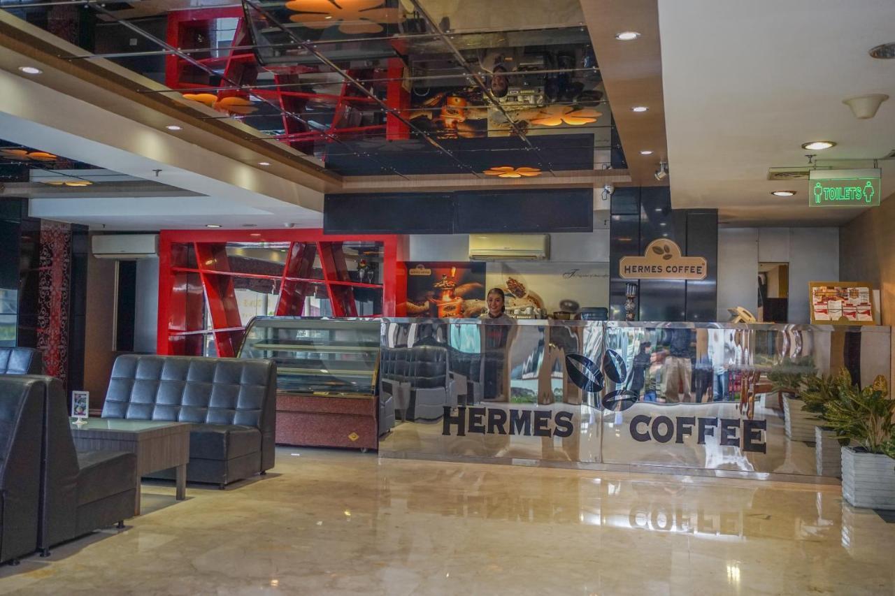 Hermes Palace Hotel Medan Zewnętrze zdjęcie