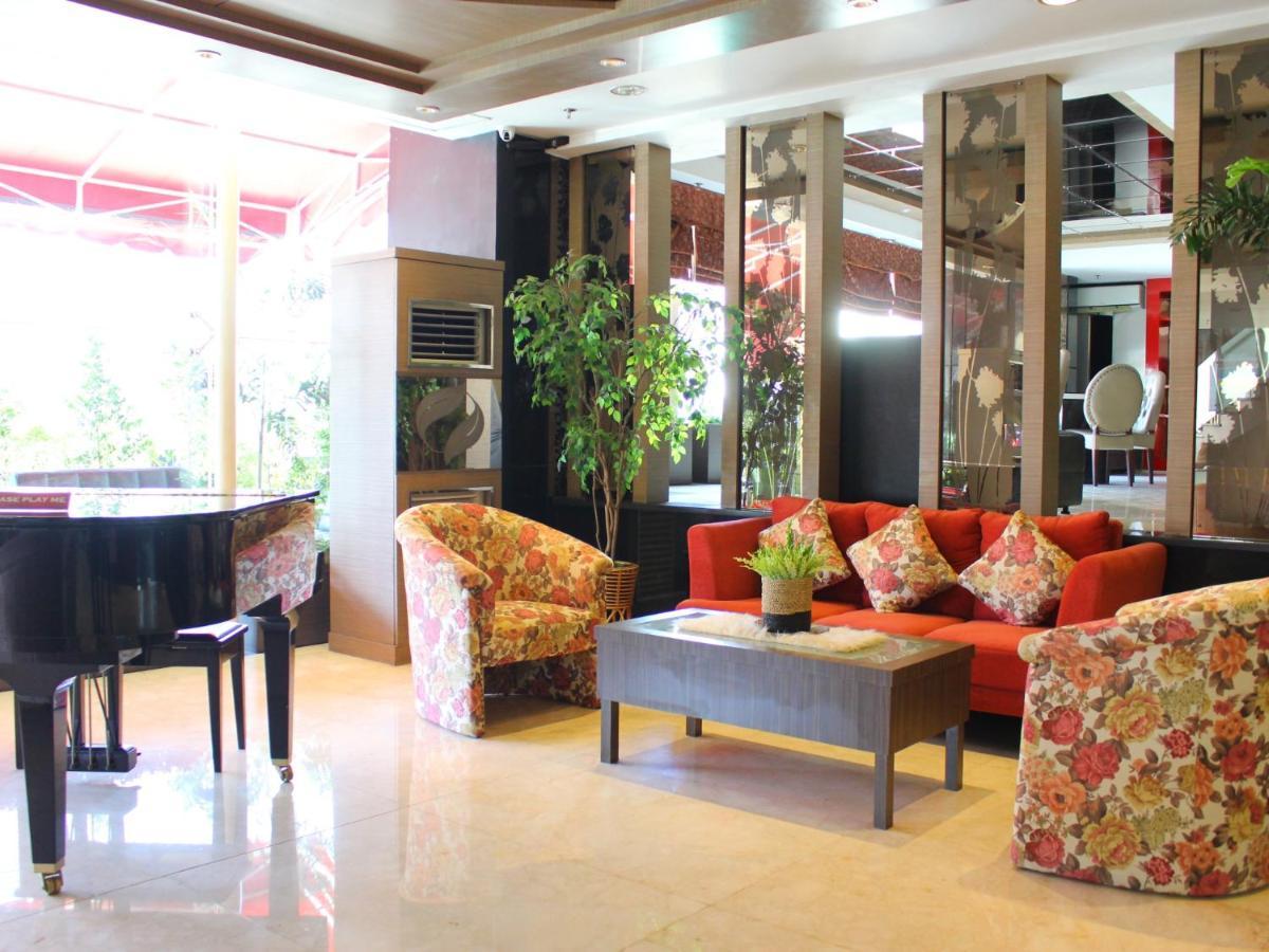 Hermes Palace Hotel Medan Zewnętrze zdjęcie
