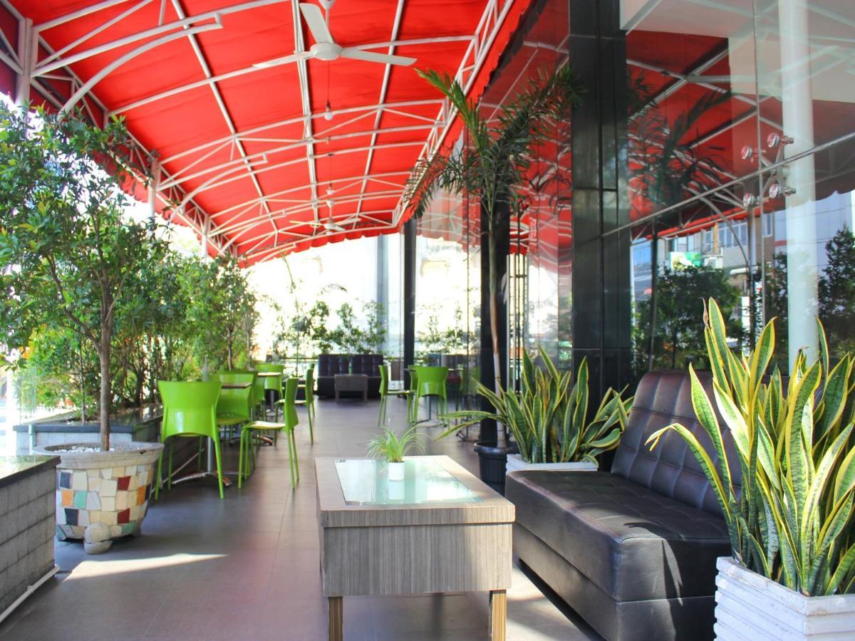 Hermes Palace Hotel Medan Zewnętrze zdjęcie