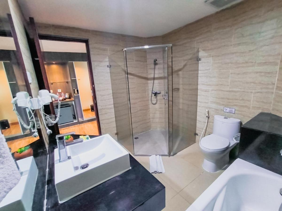 Hermes Palace Hotel Medan Zewnętrze zdjęcie