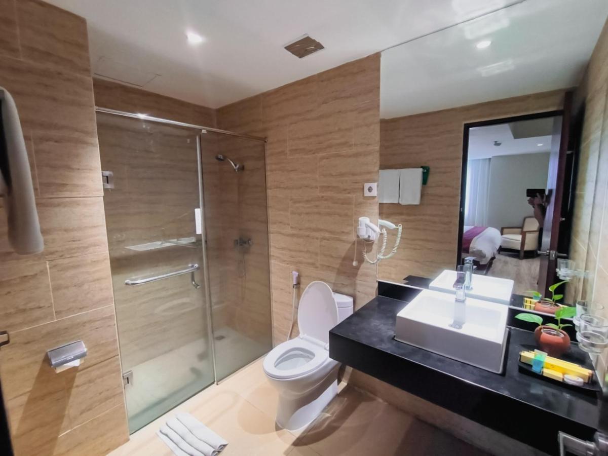 Hermes Palace Hotel Medan Zewnętrze zdjęcie