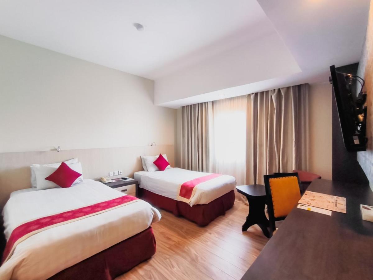 Hermes Palace Hotel Medan Zewnętrze zdjęcie