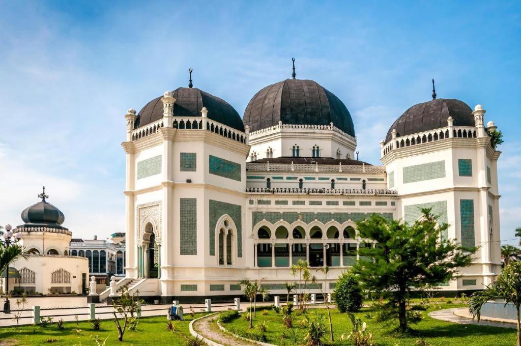 Hermes Palace Hotel Medan Zewnętrze zdjęcie