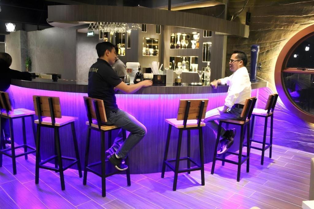 Hermes Palace Hotel Medan Zewnętrze zdjęcie