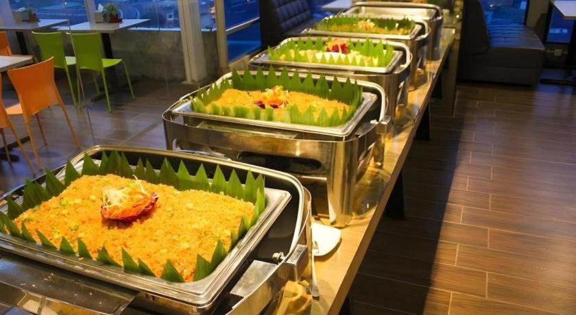 Hermes Palace Hotel Medan Zewnętrze zdjęcie
