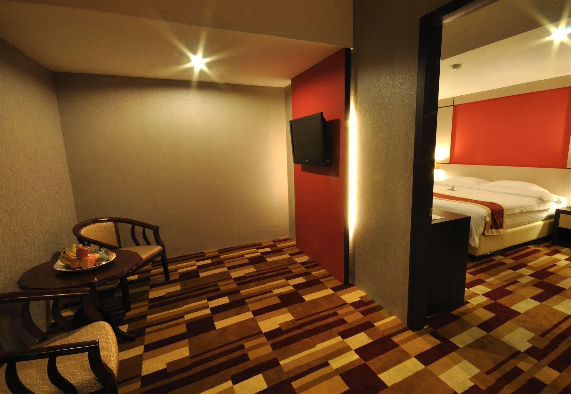 Hermes Palace Hotel Medan Zewnętrze zdjęcie