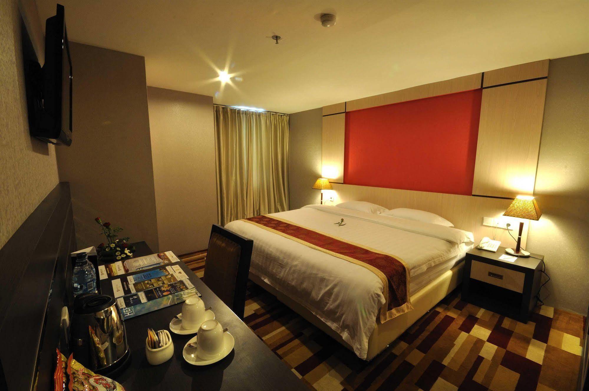 Hermes Palace Hotel Medan Zewnętrze zdjęcie