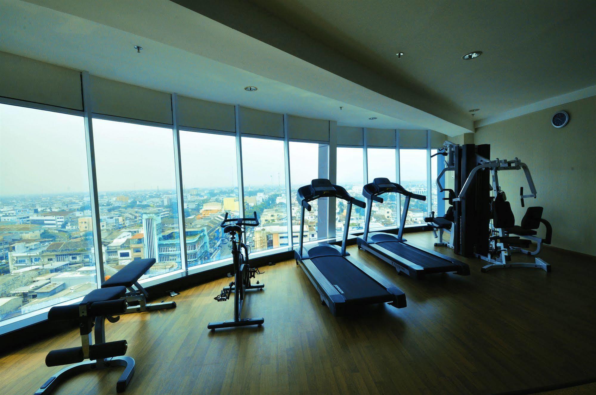 Hermes Palace Hotel Medan Zewnętrze zdjęcie